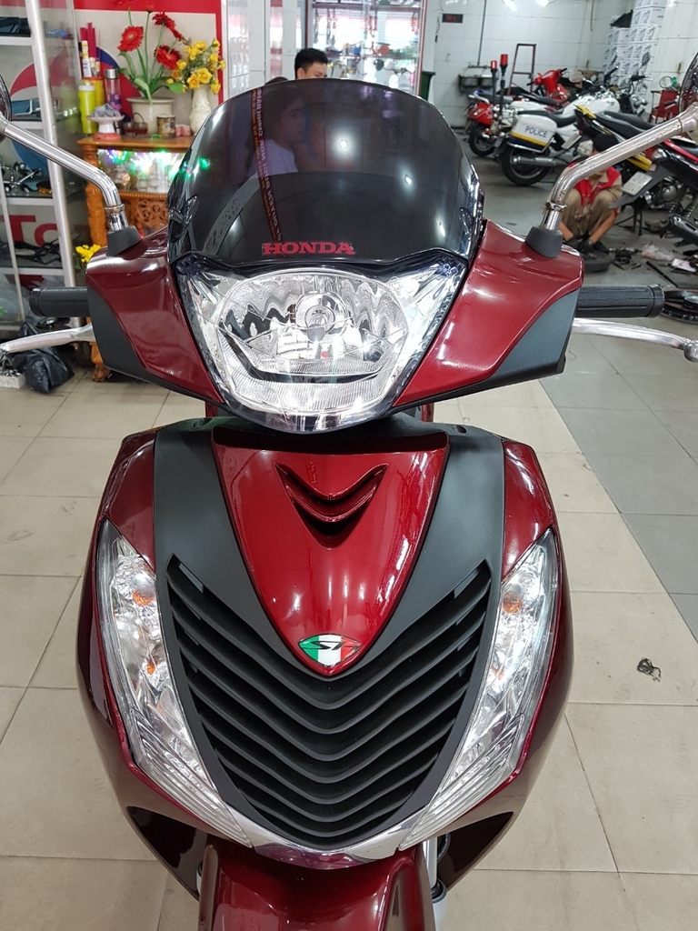 Bán Honda Sh 150i Vn mẫu ý đời cuối 2010 màu trắng zin bs 4 số 2banhvn #25 Bán Honda Sh 150i Vn mẫu ý đời cuối 2010 màu trắng zin bs 4 số 2banhvn